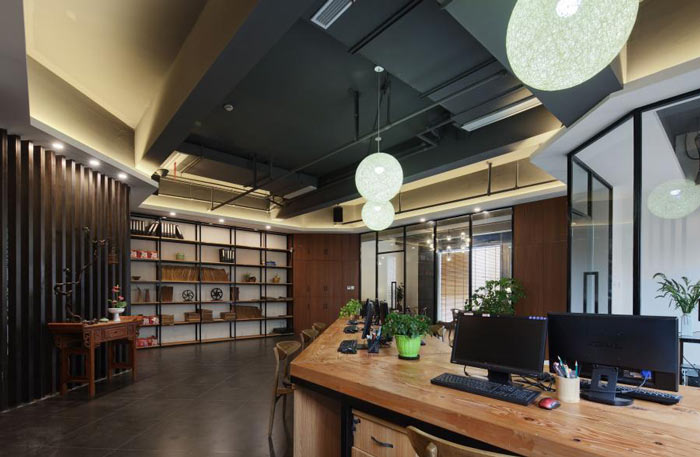 進出口貿(mào)易公司辦公室隔斷區(qū)裝修設計效果圖