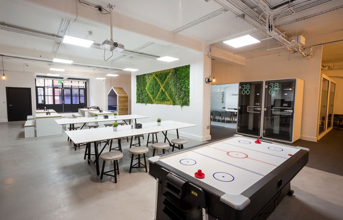 金融科技公司辦公室辦公區(qū)裝修設計效果圖