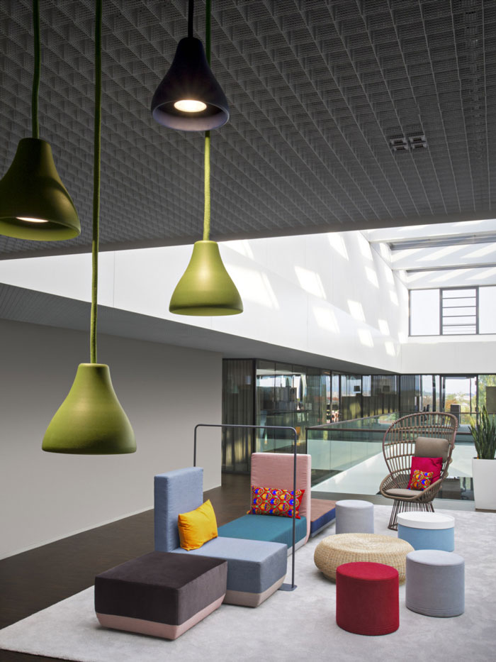 集團辦公樓接待區(qū)裝修設(shè)計效果圖