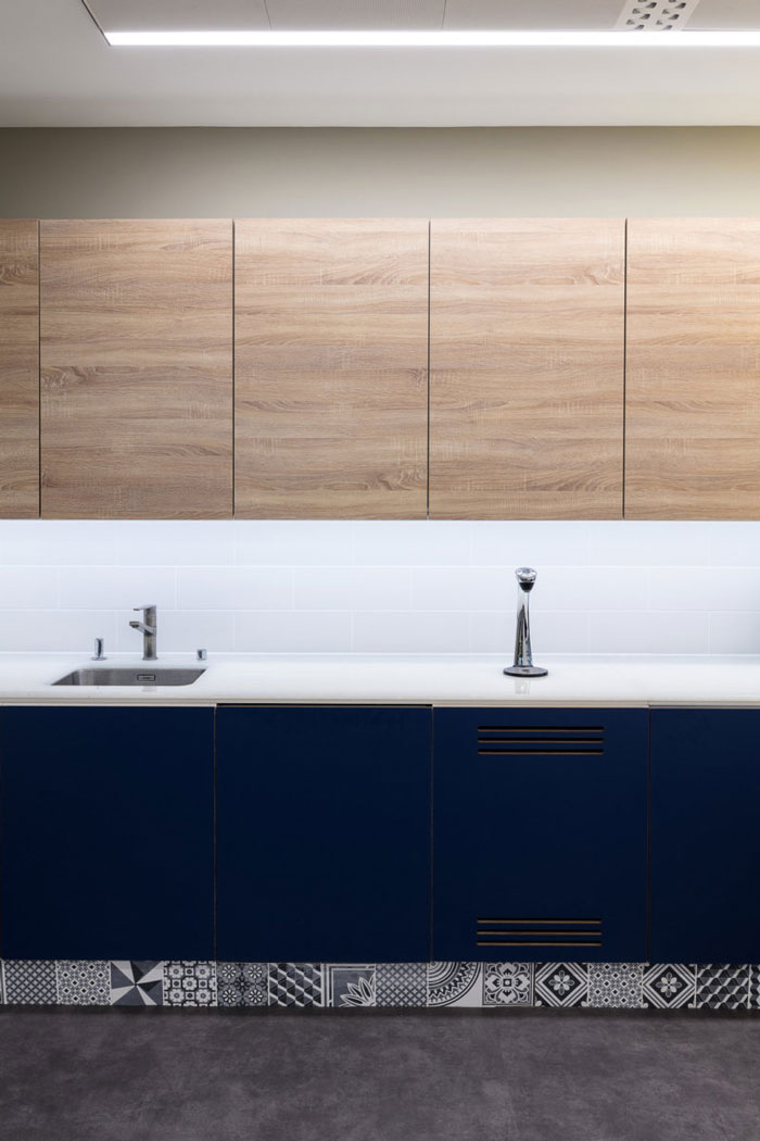 金融機構(gòu)辦公室茶水間細(xì)節(jié)裝修設(shè)計效果圖