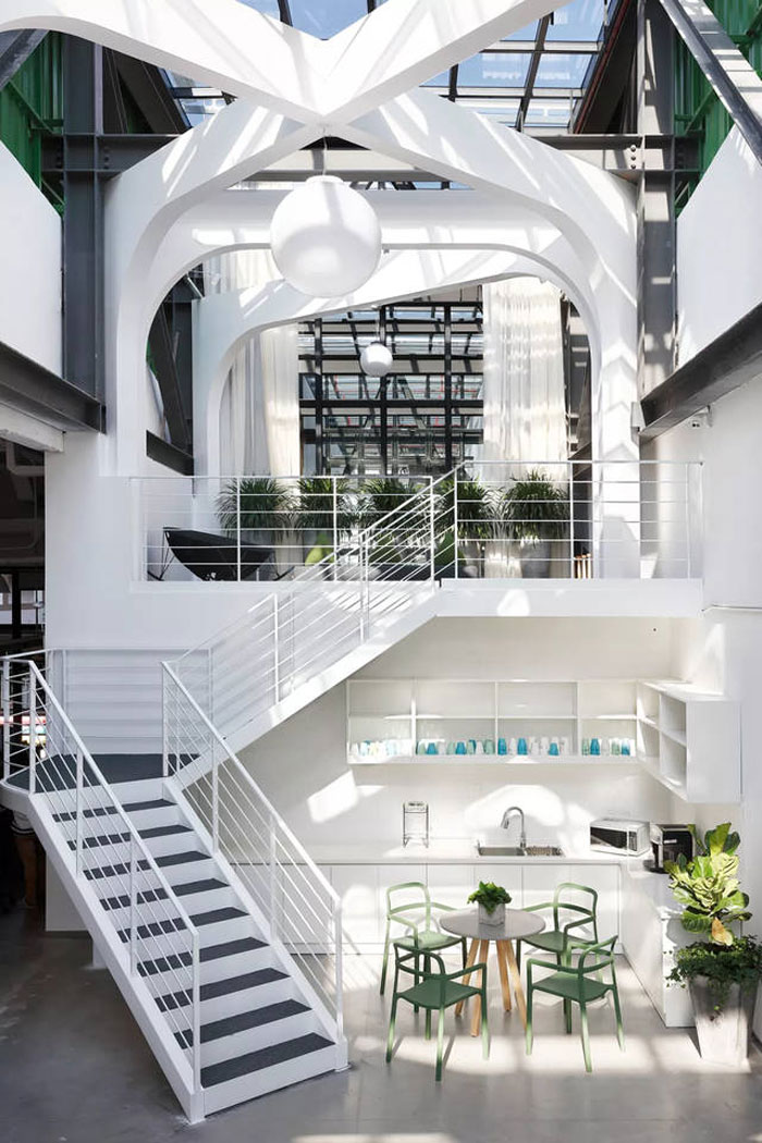 廢舊工廠改造辦公室接待區(qū)裝修設計效果圖