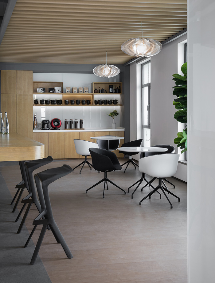 產(chǎn)業(yè)園辦公室休息區(qū)裝修設計效果圖