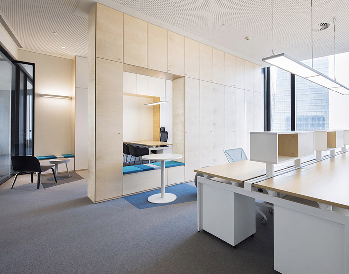 集團辦公室辦公區(qū)設計效果圖